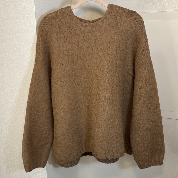 H&M Fuzzy Knit Sweater - Picture 1 of 3